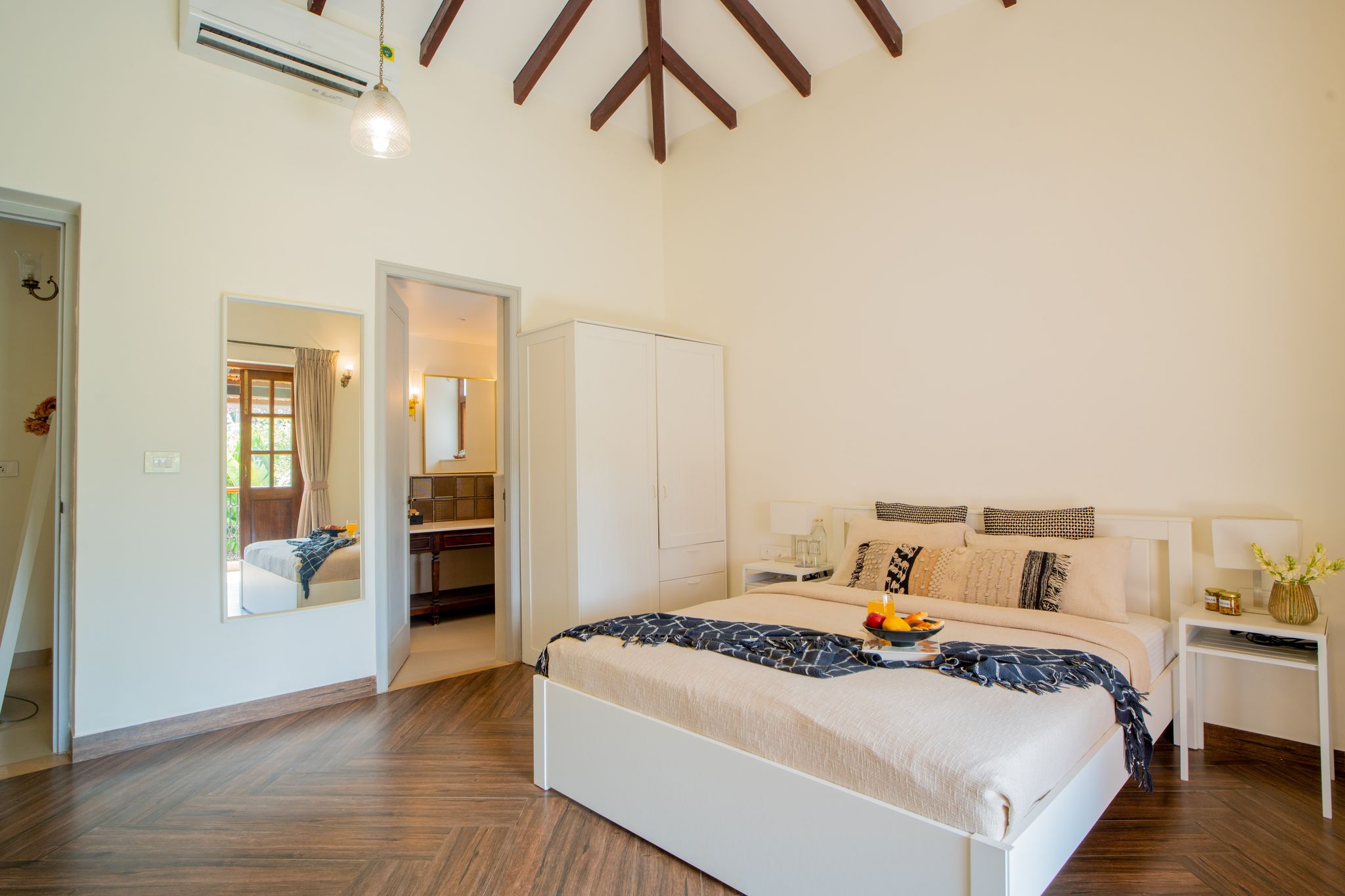  Elivass 4 BHK with Pvt Pool in Arpora | Lumin 4 BHK with Pvt Pool  9