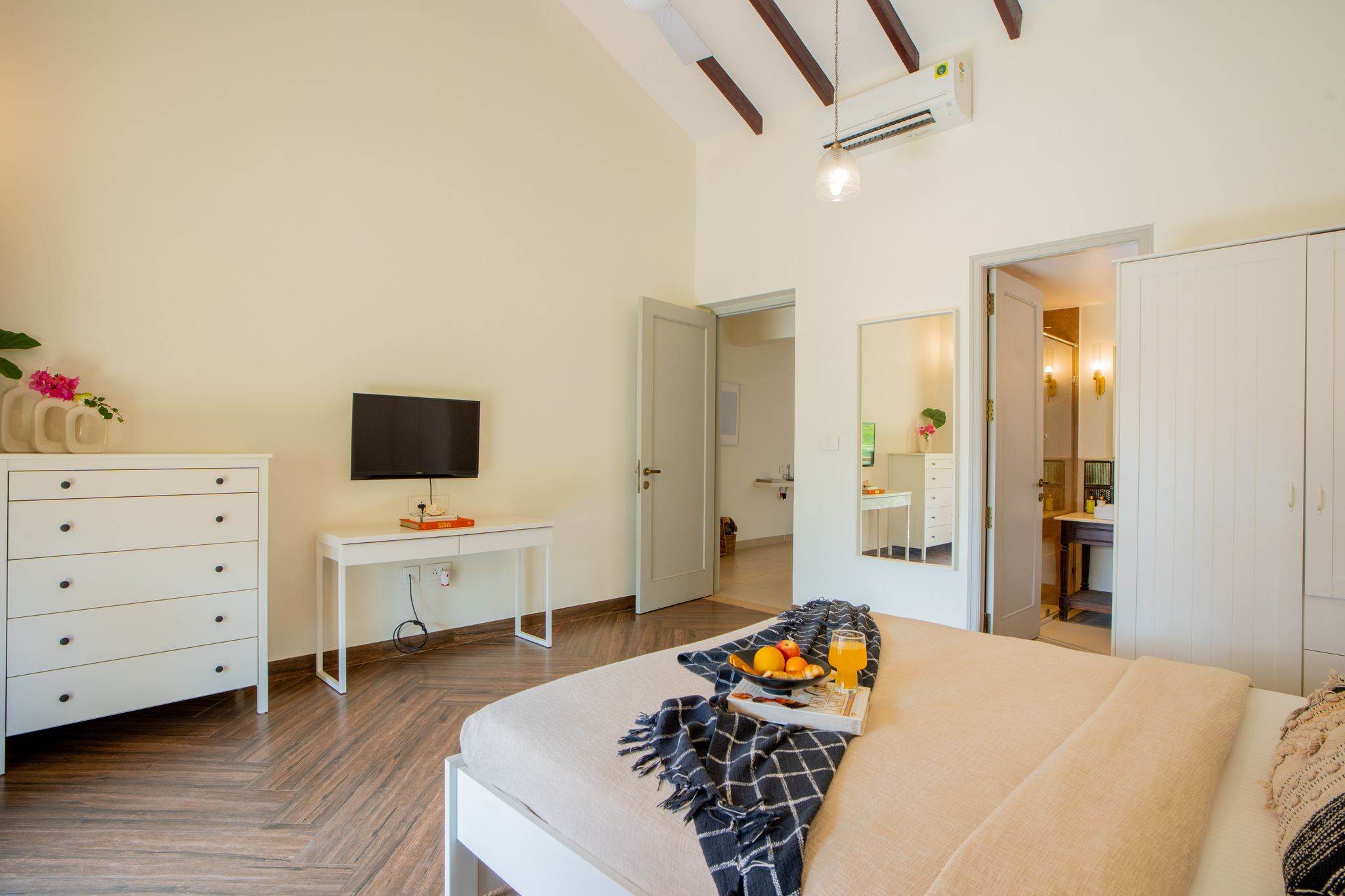  Elivass 4 BHK with Pvt Pool in Arpora | Lumin 4 BHK with Pvt Pool  15