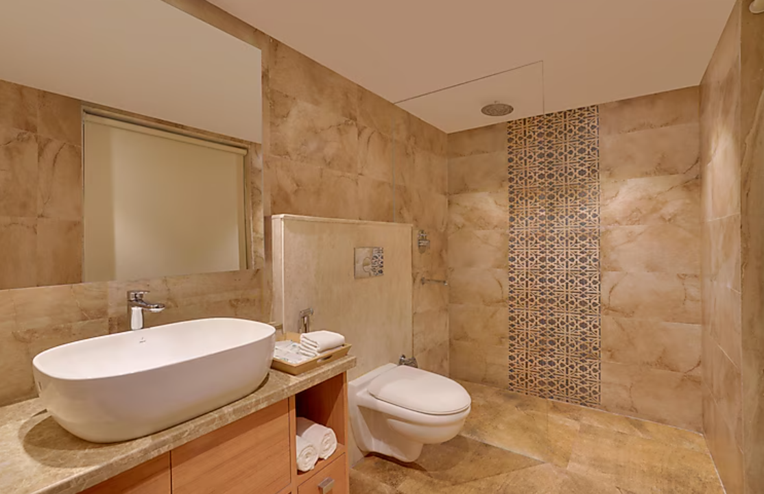 Deluxe King Room with Valley View