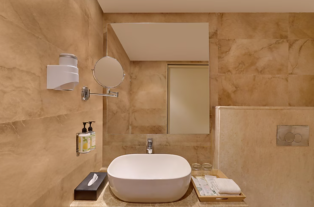 Deluxe King Room with Valley View