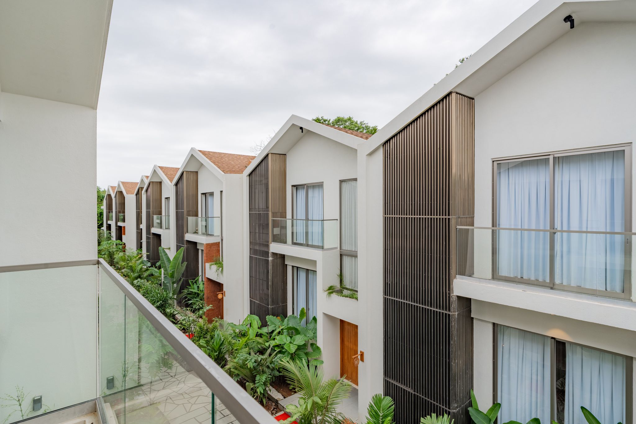 ELIVAAS Luxe 3 BHK with pvt pool | Mirai Libra