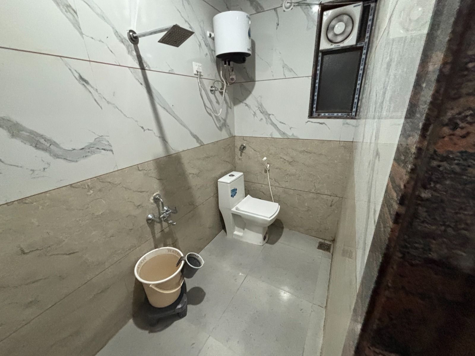 Hotel Ishwar Palace AC Triple Bed Room With Window( 1 Double & 1 Single Bed) 5