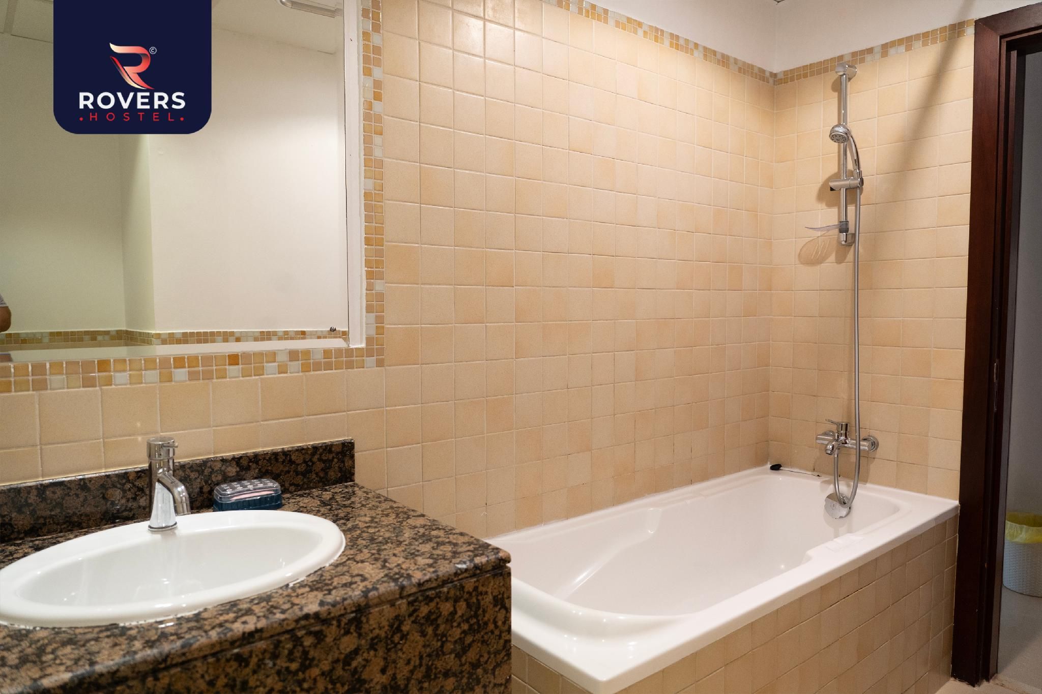 Rovers Beach Hostel JBR