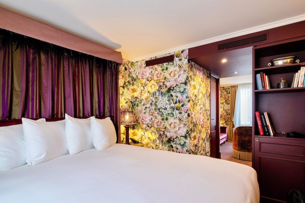 UNE AUTRE CHAMBRE
