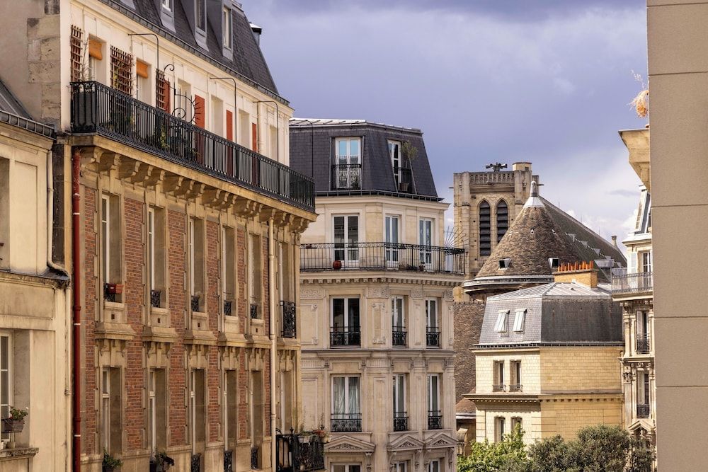 UNE AUTRE CHAMBRE