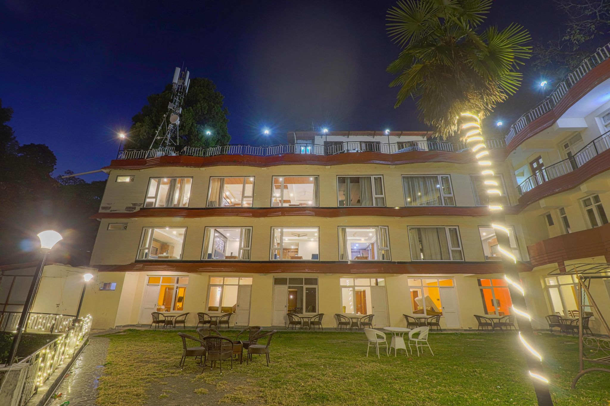 Hotel Ambica Palace by LA Casa