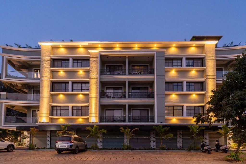 ELIVAAS 1 BHK with Rooftop Pool - Kamerios Skye