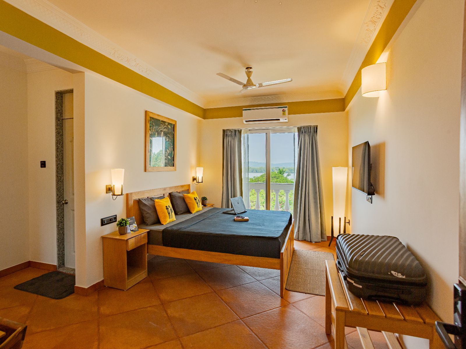 The Hosteller Goa, Old Goa  Premium Double Room With Balcony 6