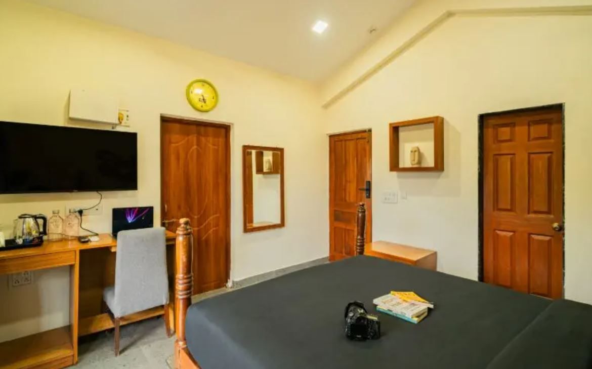 The Hosteller Goa, Anjuna Deluxe Double Room 2