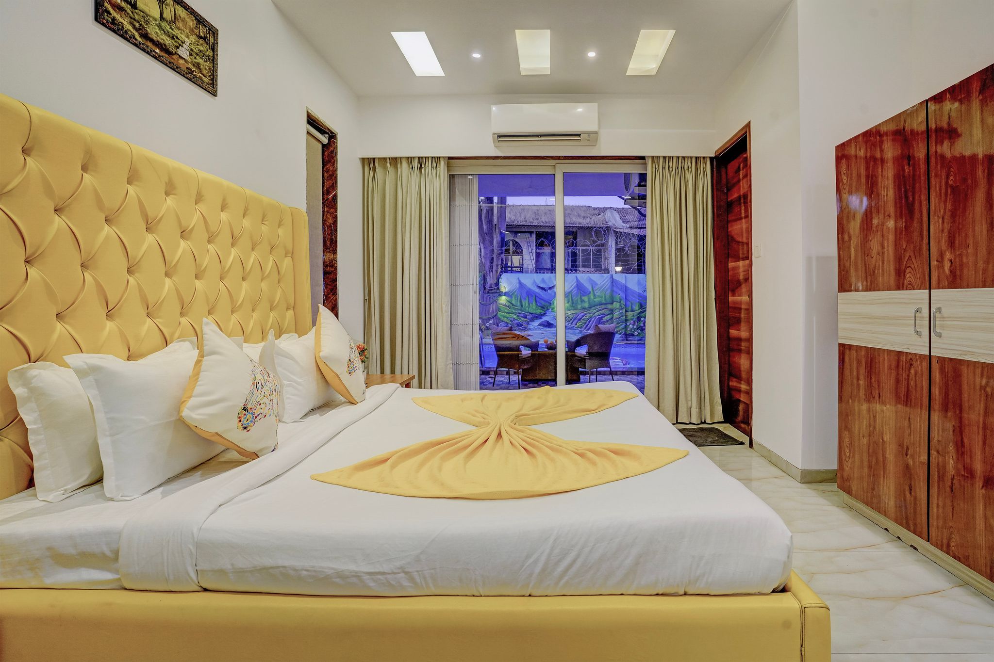 Alaya Stays 4 BHK with Poolside Gazebo & Garden - Villa Nest 4 BHK with Poolside Gazebo & Garden