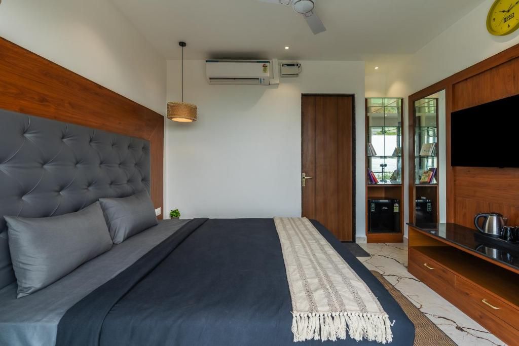 The Hosteller Goa, Mandrem Deluxe Double Room with Balcony and Sea View