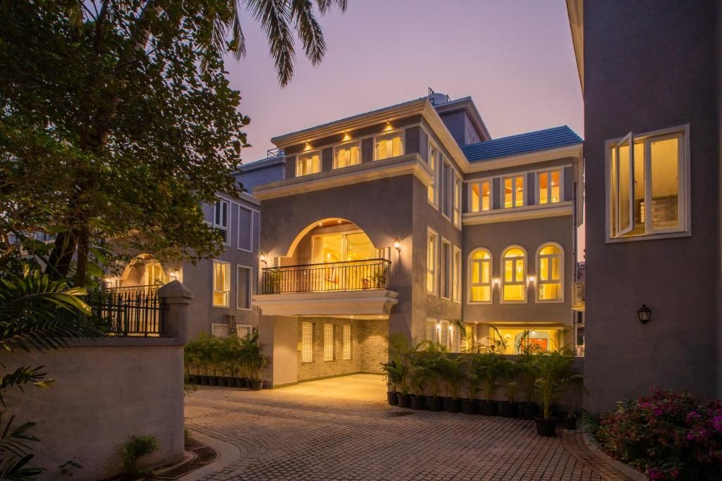 Elivaas Solace Teal 5 BHK Charming Goan Villa with Pvt Pool