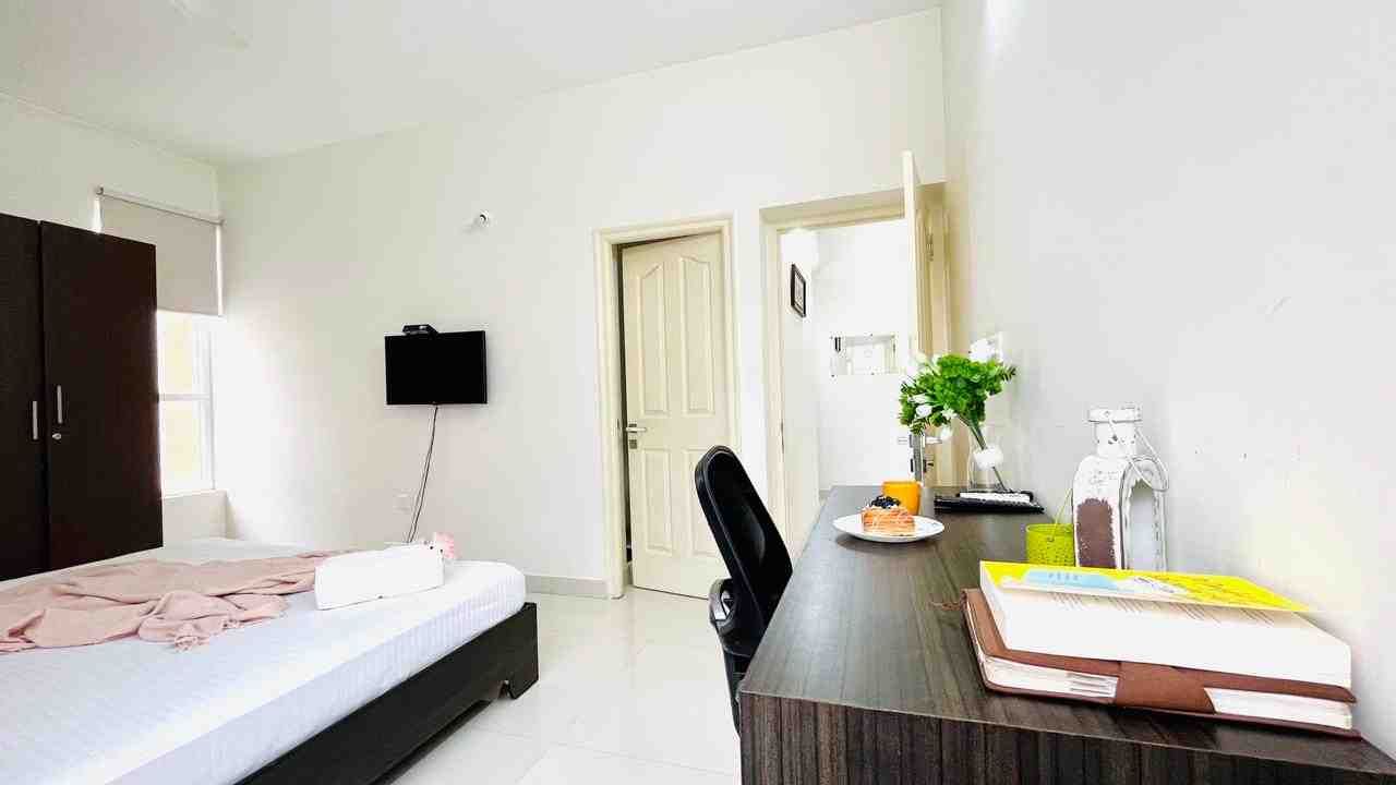 Superior Three Bedroom Apartment