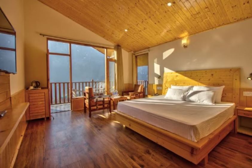 Family Suite (Valley View and Private Balcony)