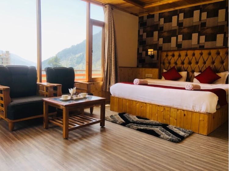 Deluxe Room with Private Balcony