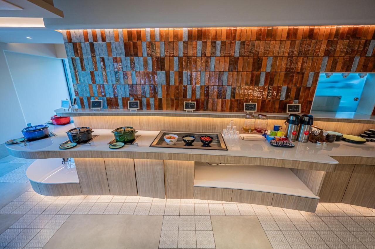 Food & Dining
