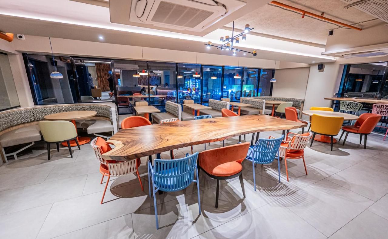 Food & Dining