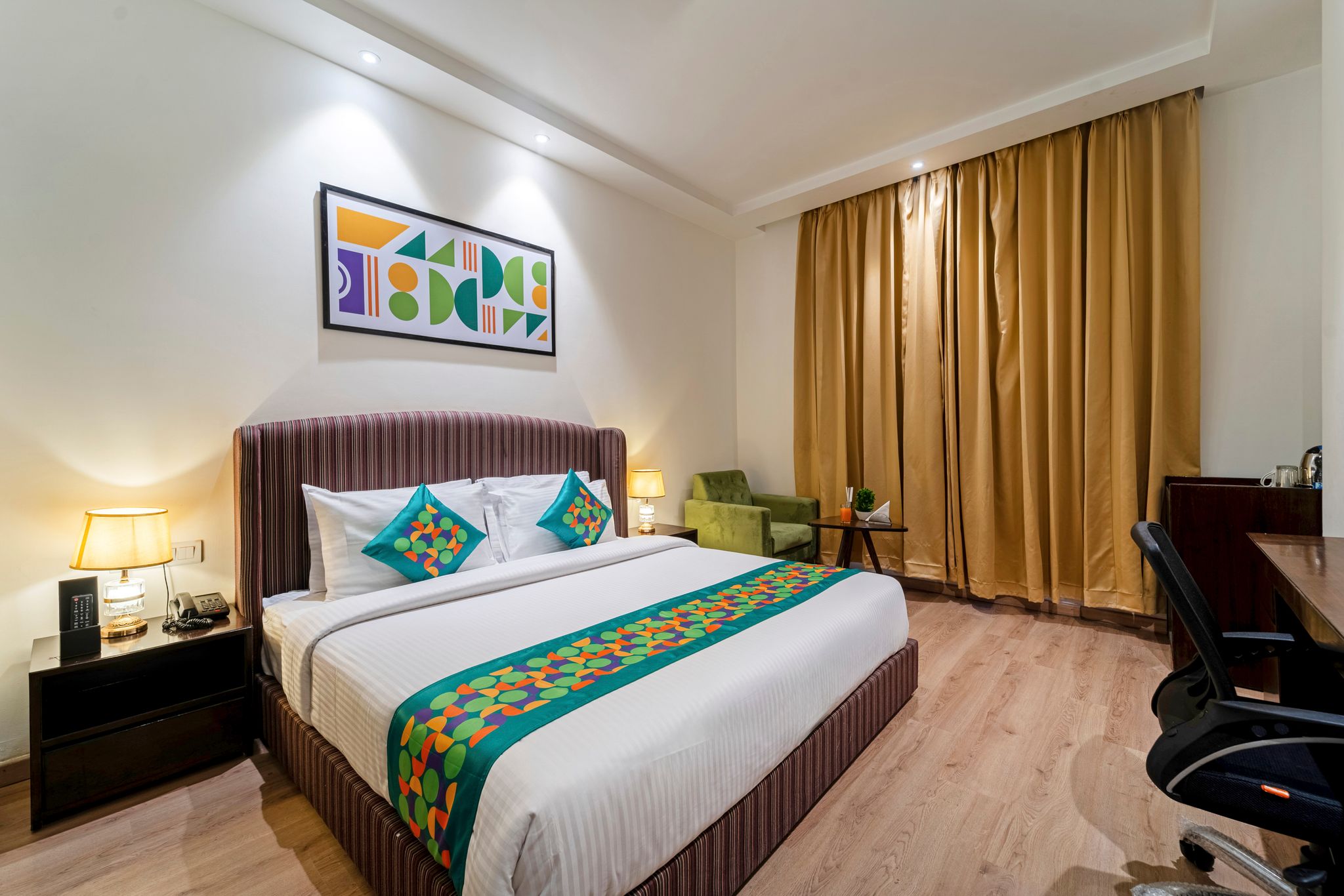 Treebo Premium The Mustard Inn Lawrence Road Deluxe Room 4