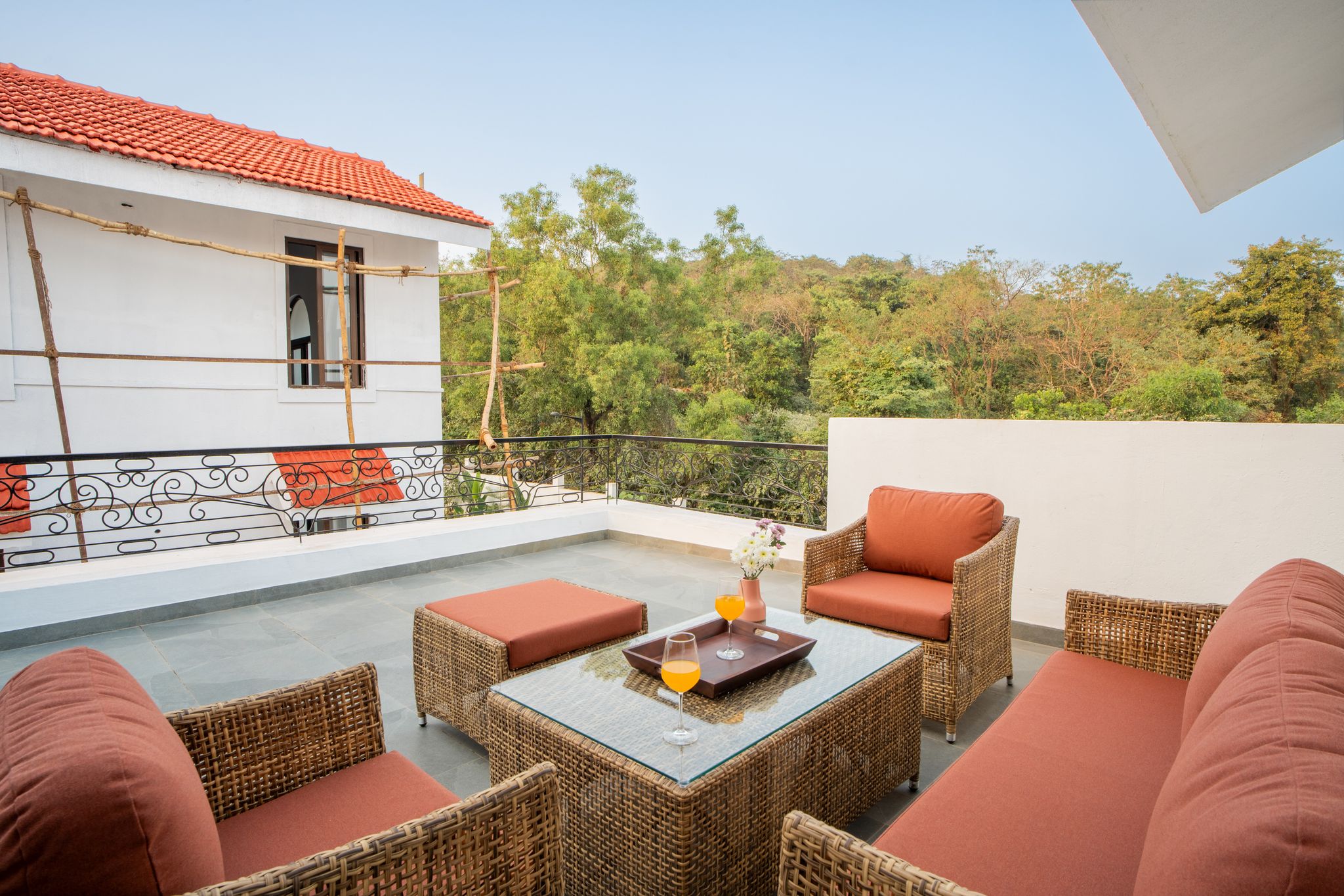 ELIVAAS Villa Paraiso 4 BHK with Pool & Bar