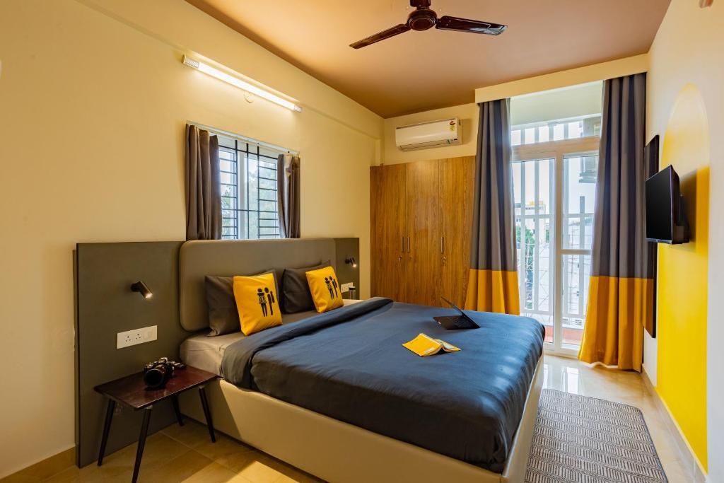 The Hosteller Bangalore, Manyata Tech Park Deluxe Double Room with Balcony 5