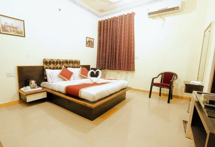 Bijainagar Fort Deluxe Room