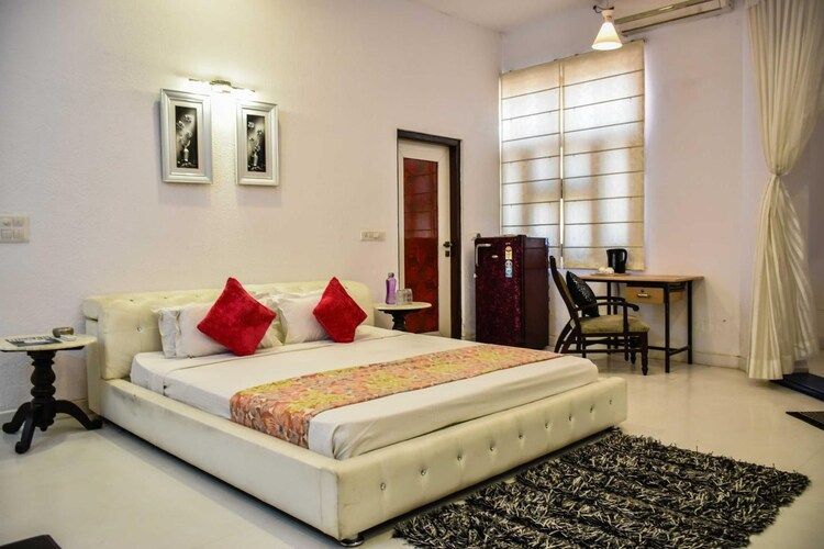 Bijainagar Fort Super Deluxe Room 2