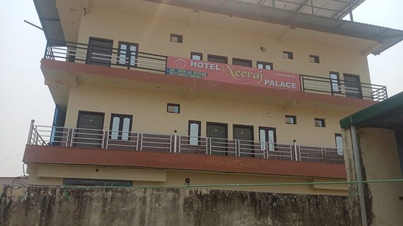 Hotel neeraj palace