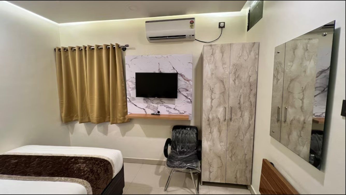 Deluxe AC Room