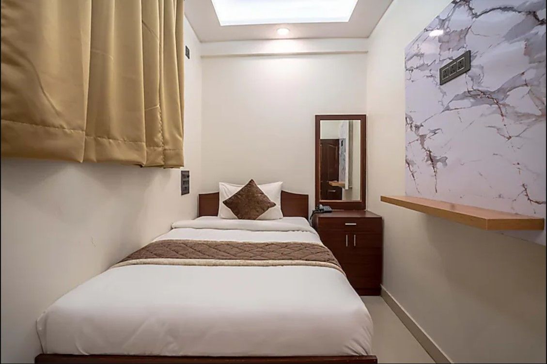 Deluxe Single Non AC Room