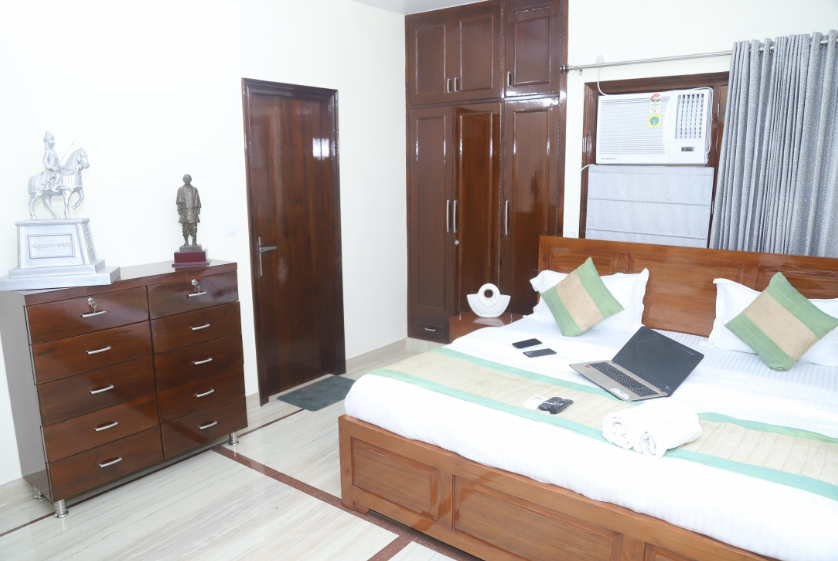 Fortune Home Service Apartment 3BHK B-57 Sarita Vihar Three-Bedroom Apartment 13