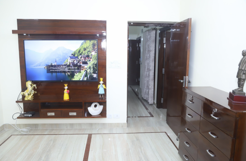 Fortune Home Service Apartment 3BHK B-57 Sarita Vihar Three-Bedroom Apartment 11