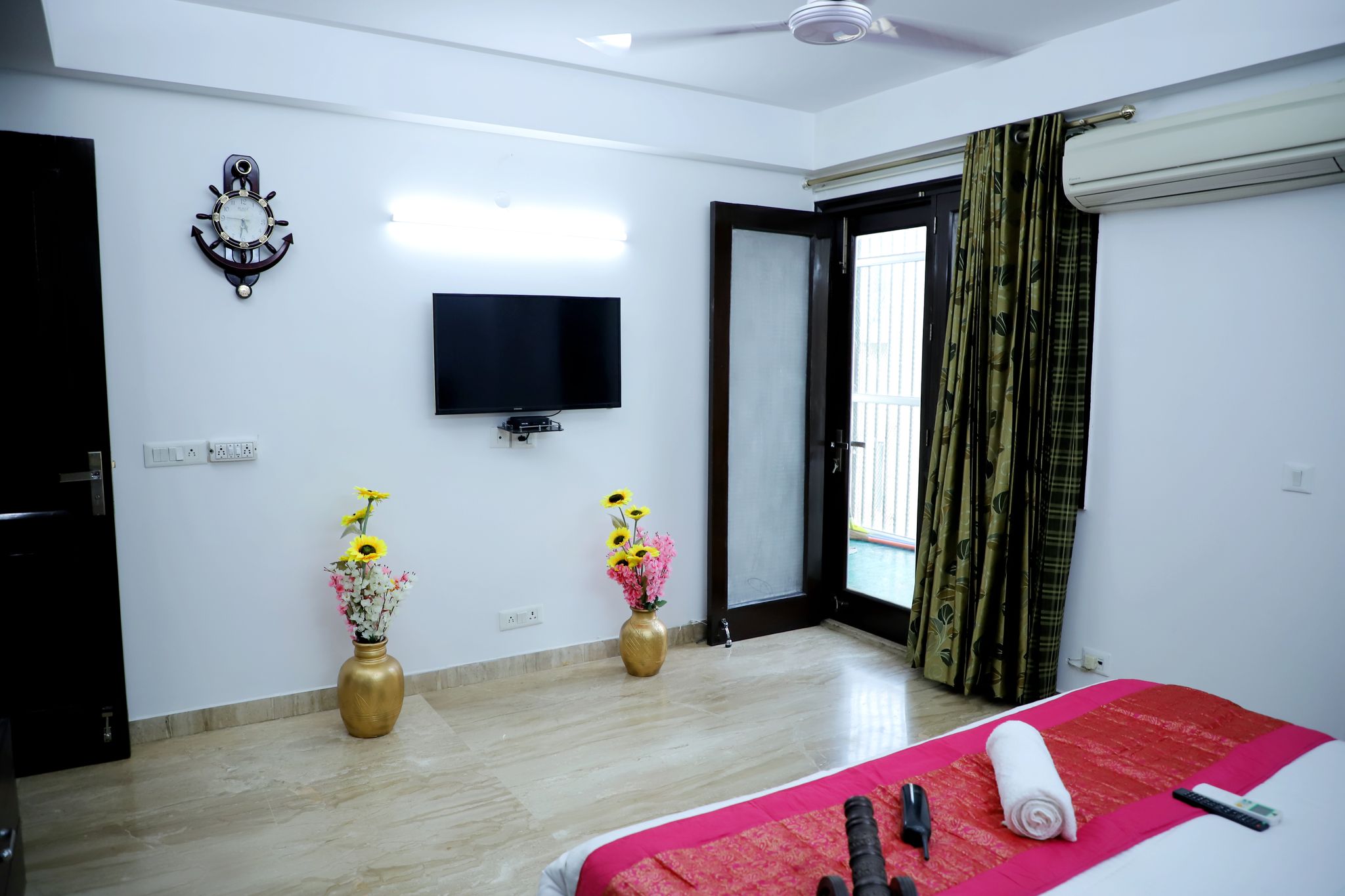 Fortune Home Service Apartment 3BHK B-57 Sarita Vihar Three-Bedroom Apartment 8