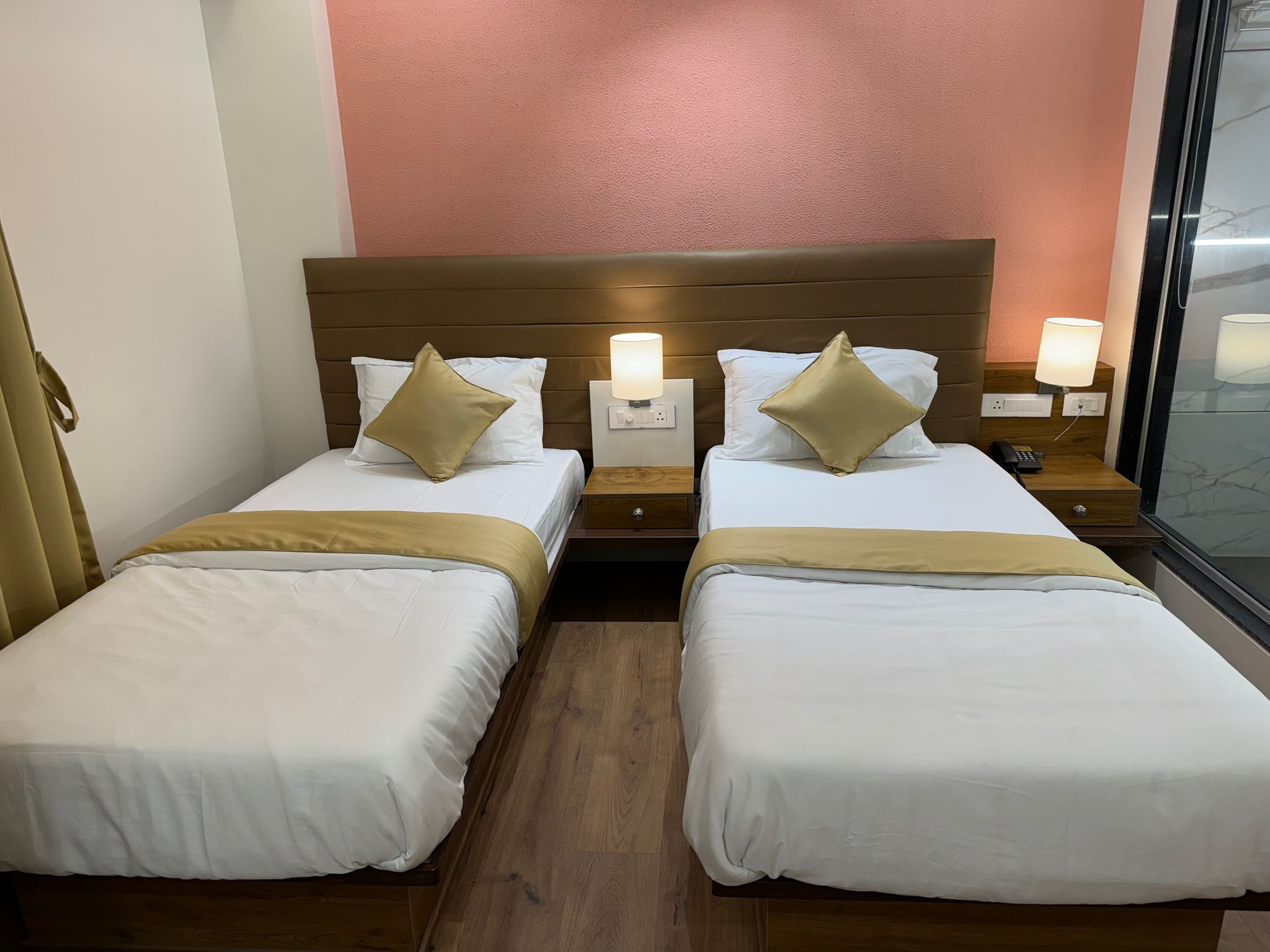 Deluxe Twin Bed Room