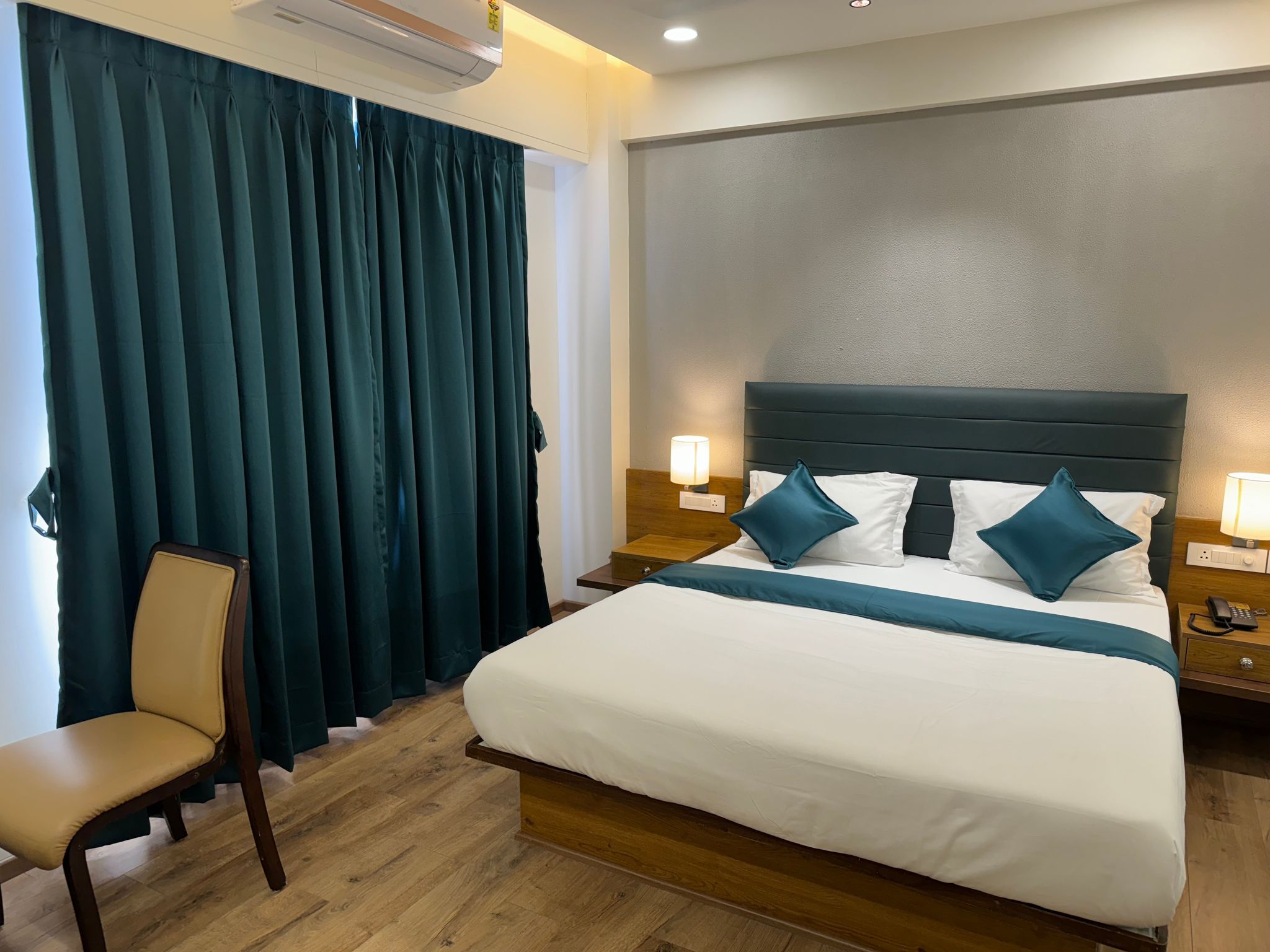 Deluxe Room Queen Bed