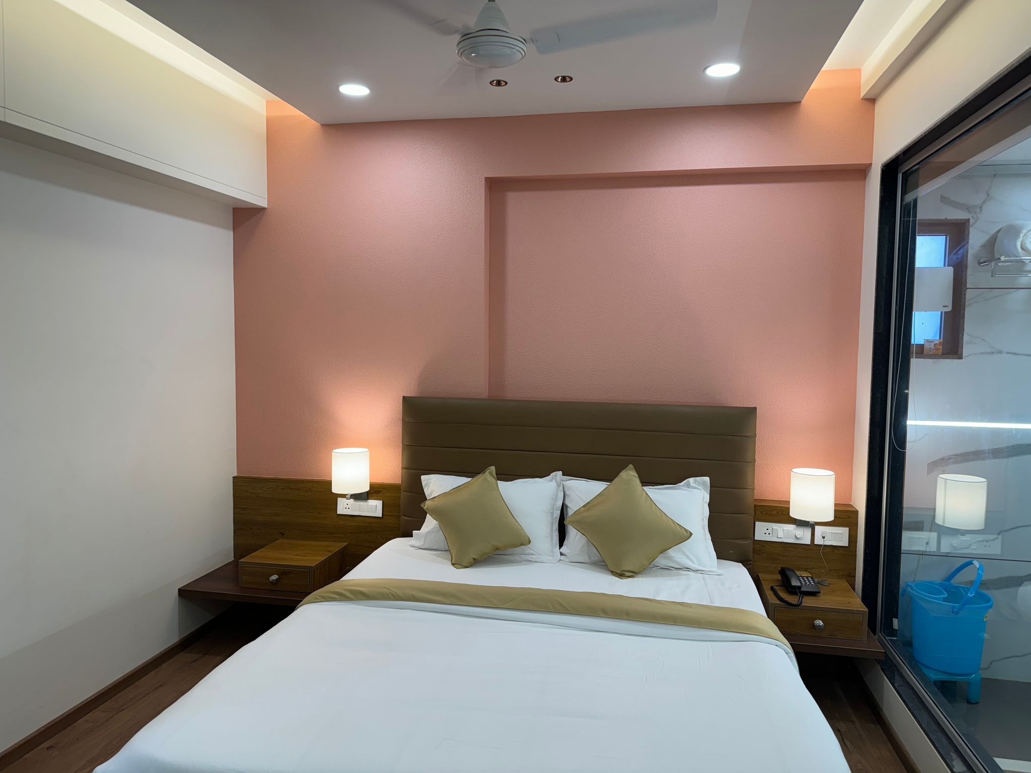 Deluxe Room Queen Bed