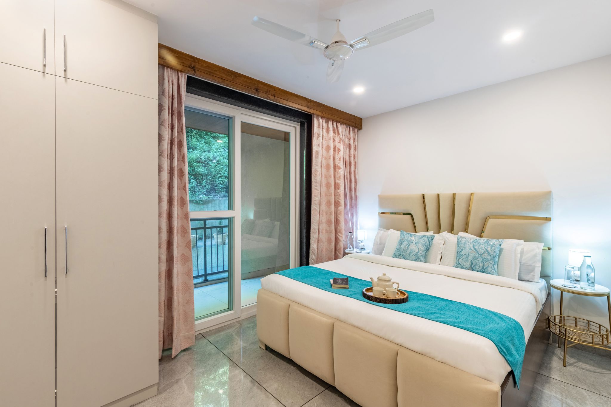 Alaya Stays 3 BHK Apartment with Scenic Views | Cliff Perch