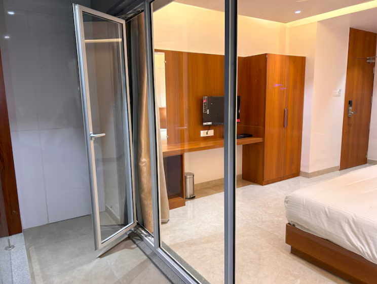 Deluxe Double Room with Balcony