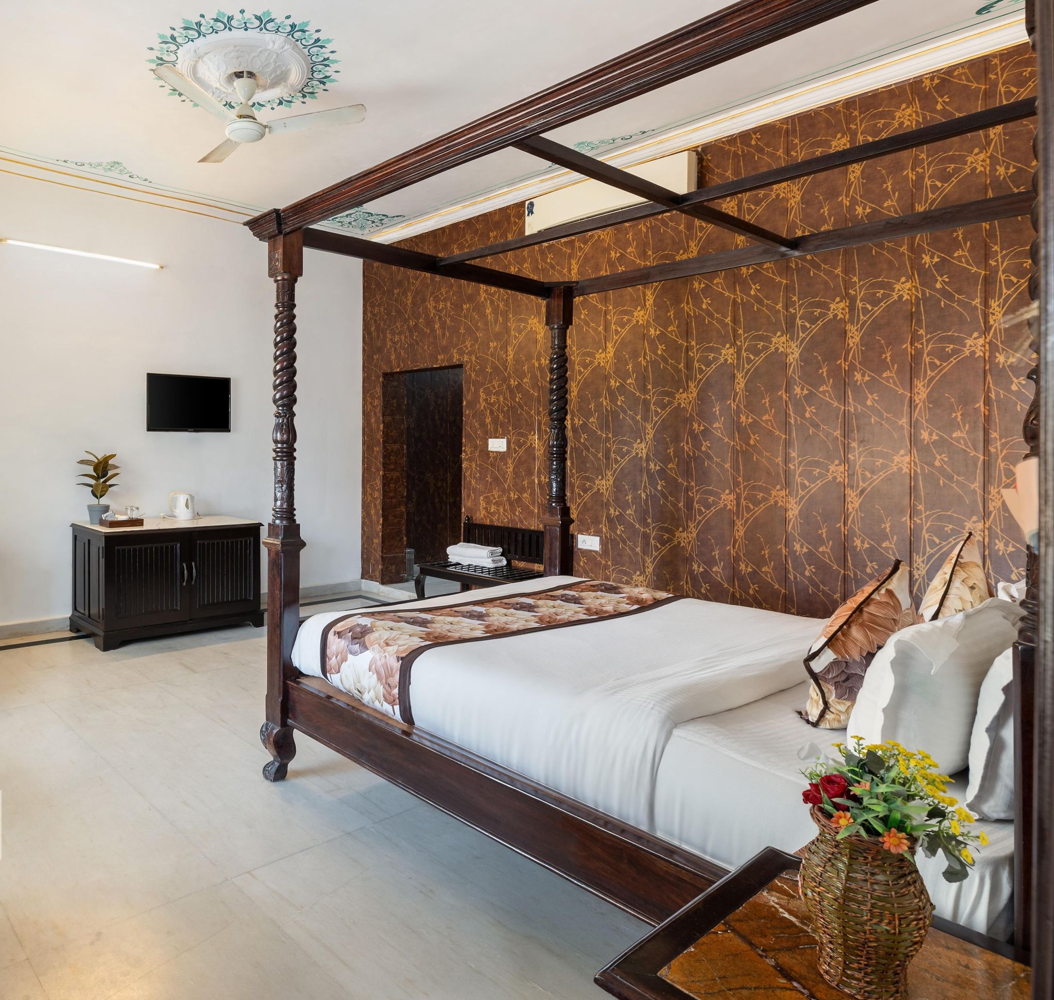 Super Deluxe Room