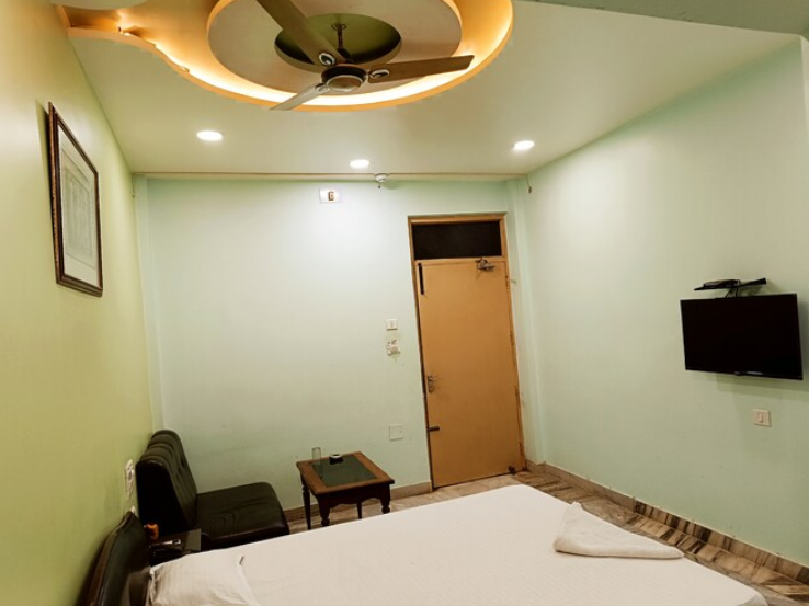 Rama Residency Super Deluxe Room 5