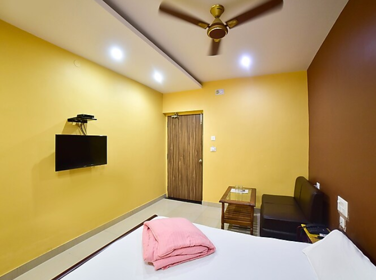 Rama Residency Deluxe Room  4