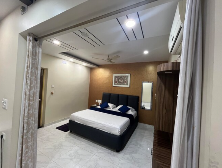 Rama Residency Suite Room