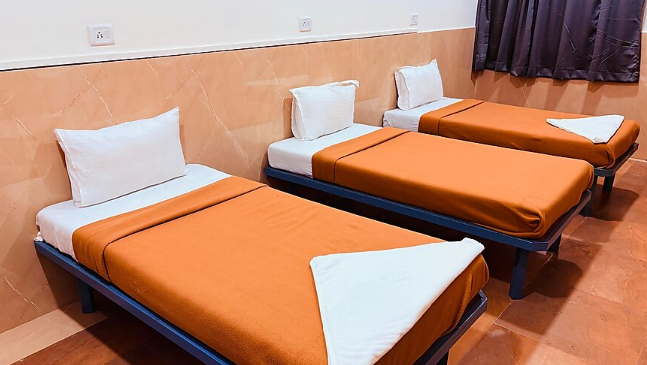 Budget Double Bed Room NON AC