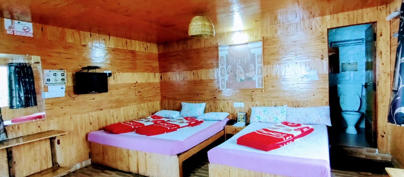 Prince Pine Wood Suite