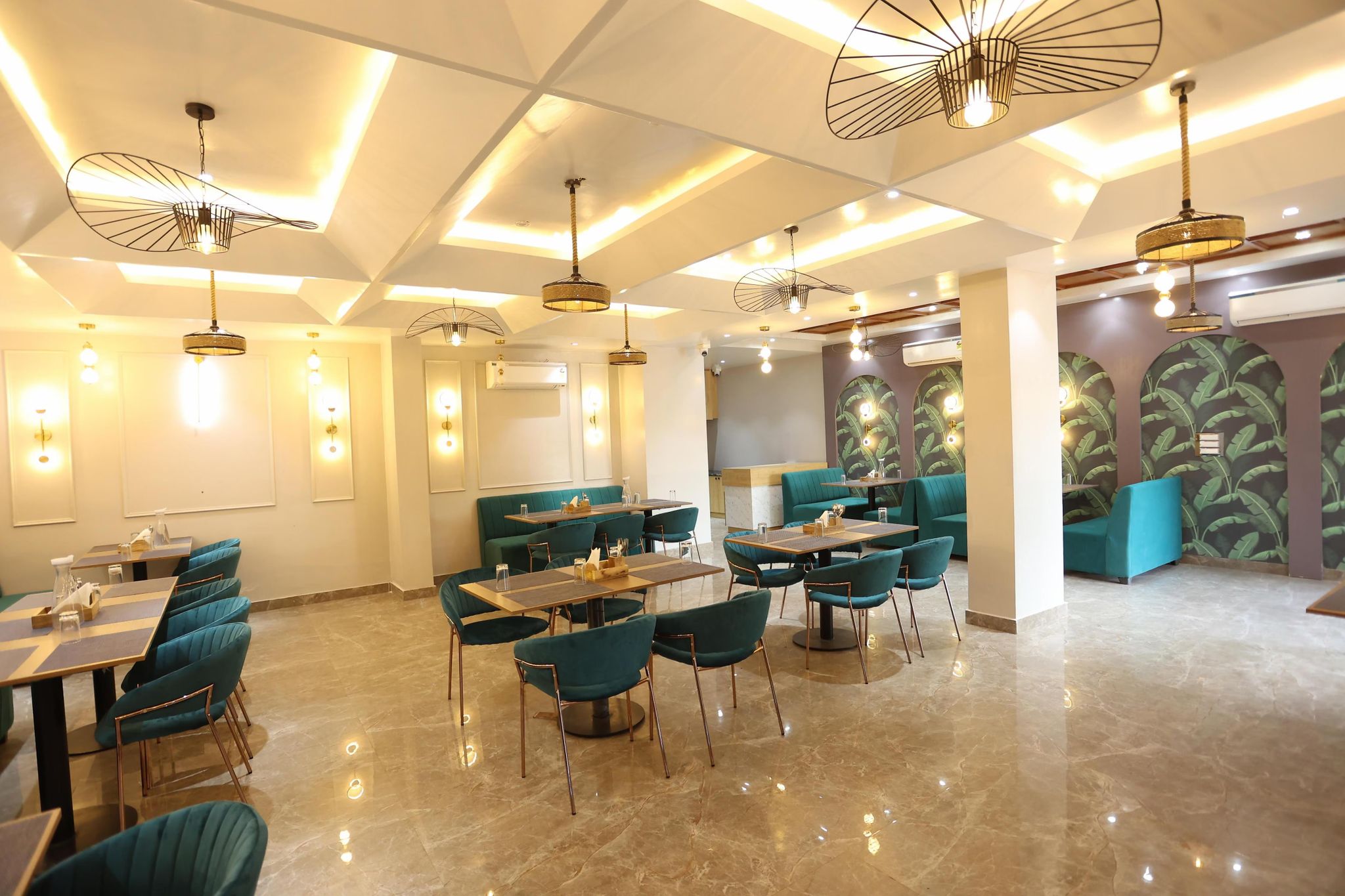 Food & Dining