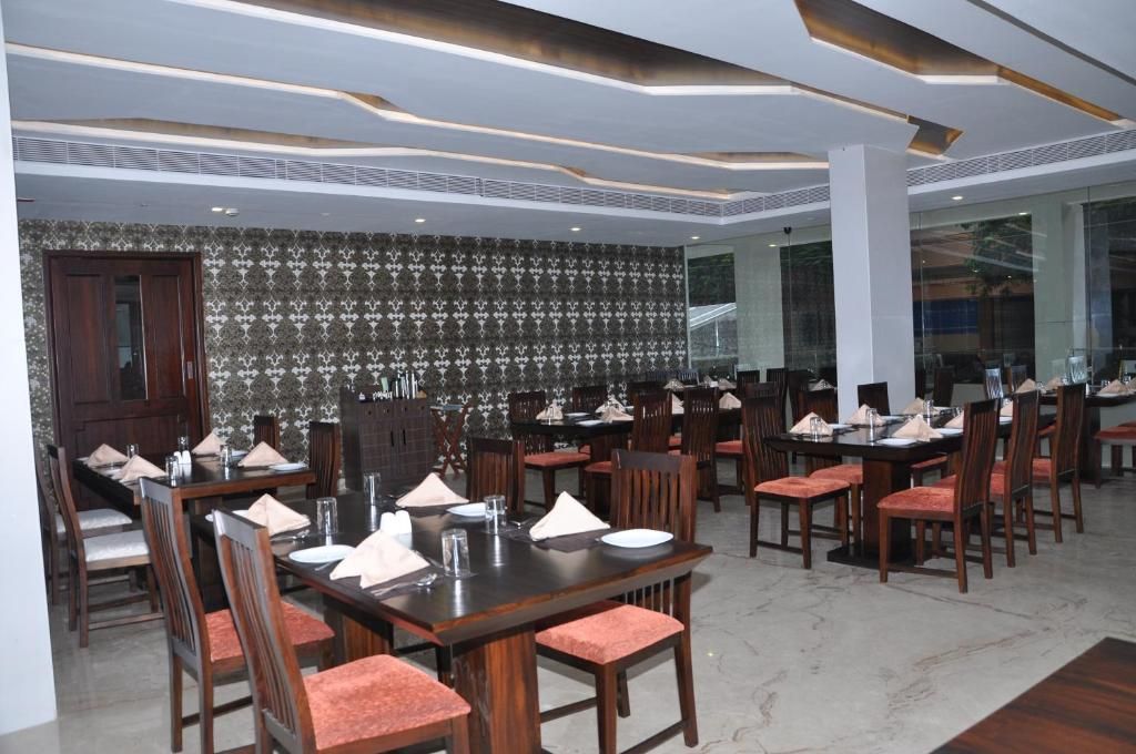 Food & Dining