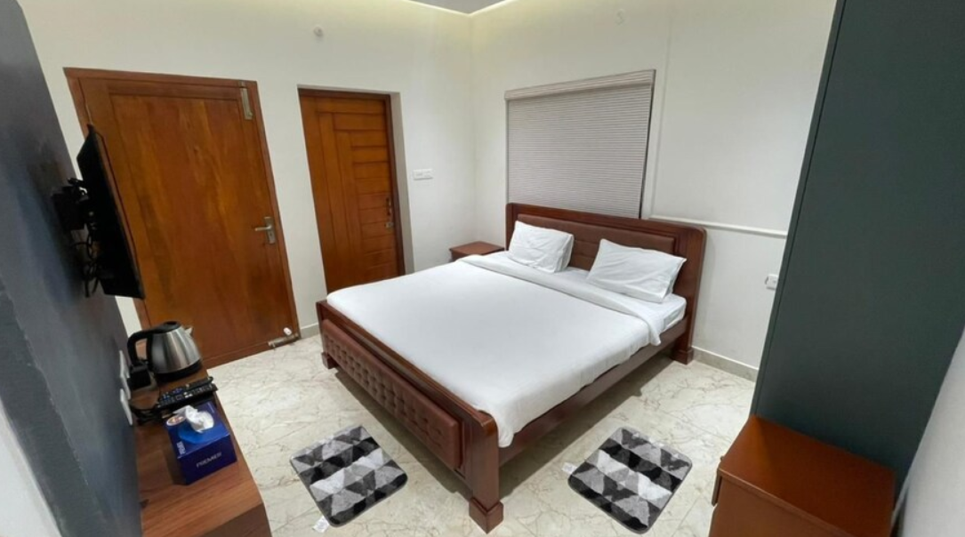 Queens Hotel- Mount Garden Deluxe Room 2