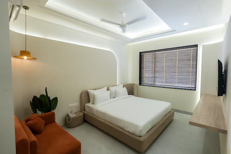 Hotel Elinor Yellow Sapphire 4