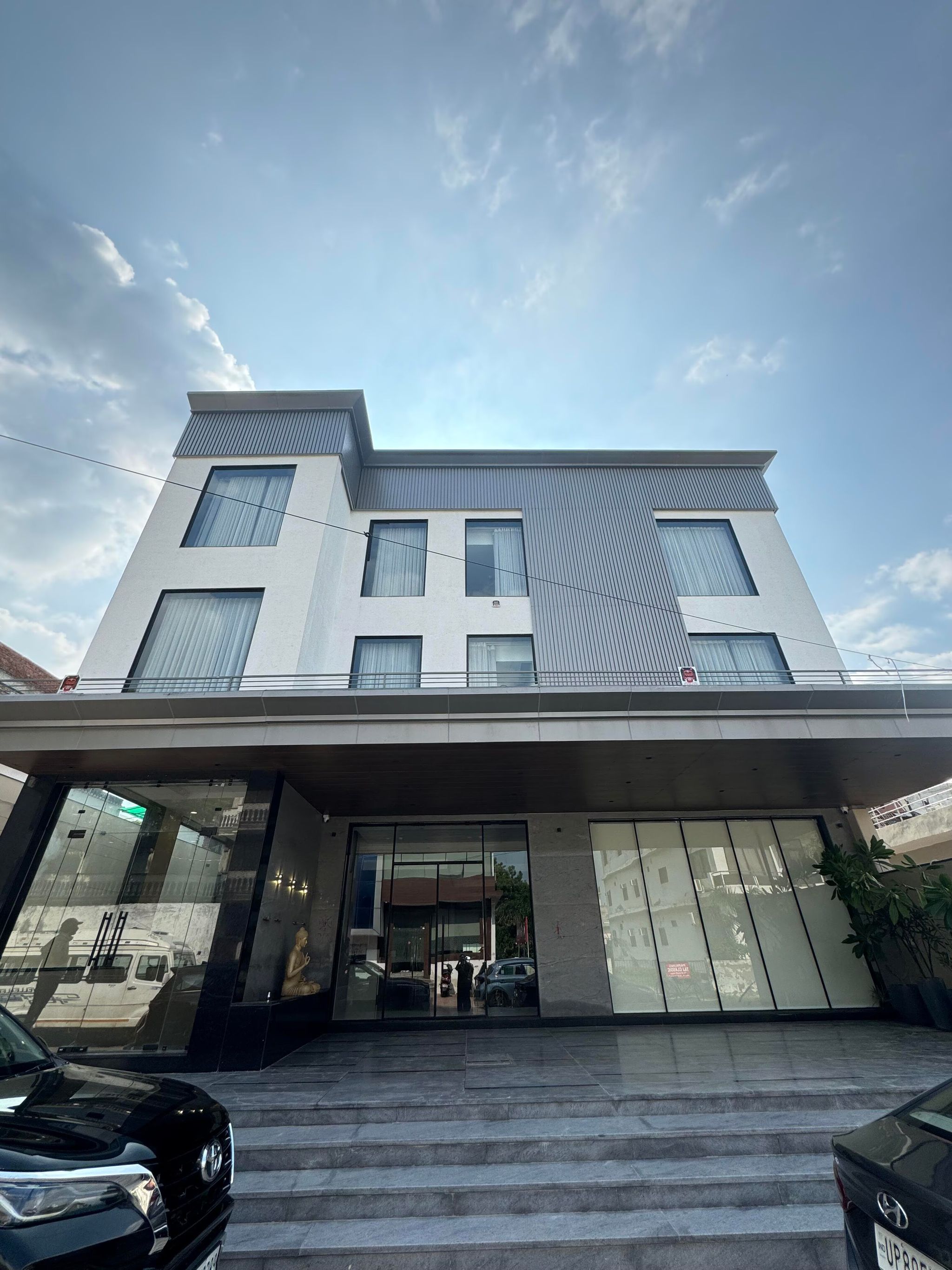 Hotel Elinor