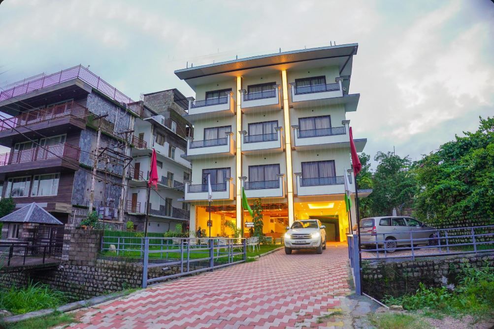 Aachman Riviera | A Riverside Hotel