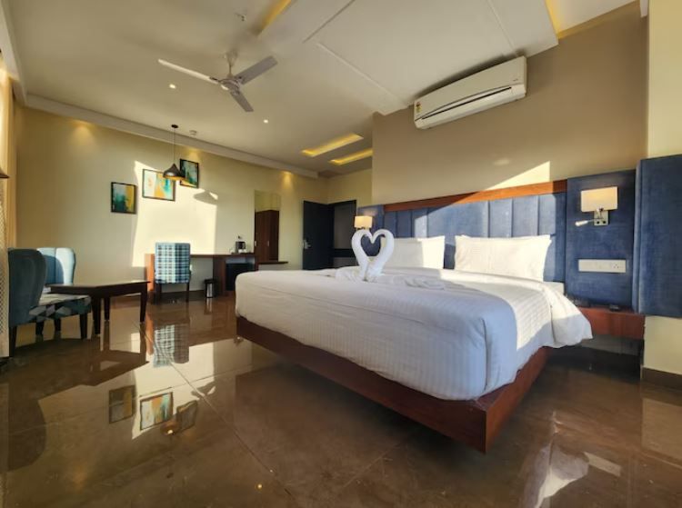 Aachman Riviera | A Riverside Hotel Executive Classic Room - (Without Balcony) 3